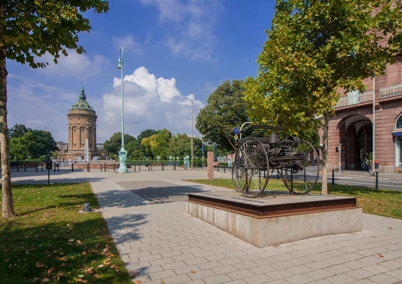 Carl-Benz-Denkmal in Mannheim Carl-Benz-Denkmal in Mannheim